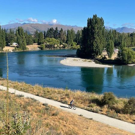 Wanaka Riverside Townhouse Retreat Albert Town ภายนอก รูปภาพ