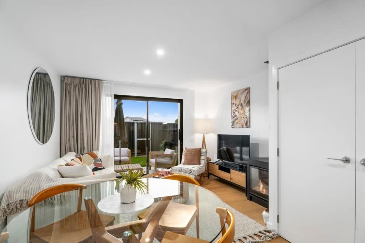 Wanaka Riverside Townhouse Retreat Albert Town ภายนอก รูปภาพ