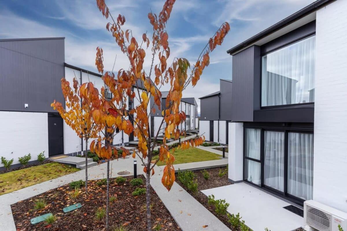 Wanaka Riverside Townhouse Retreat Albert Town ภายนอก รูปภาพ